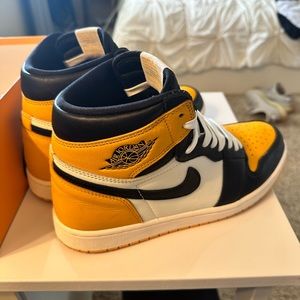 Jordan 1 Retro High OG “Yellow Toe” (Taxi)